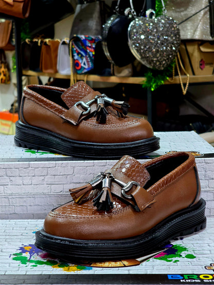 Püsküllü Erkek Rugan Babet Ayakkabı