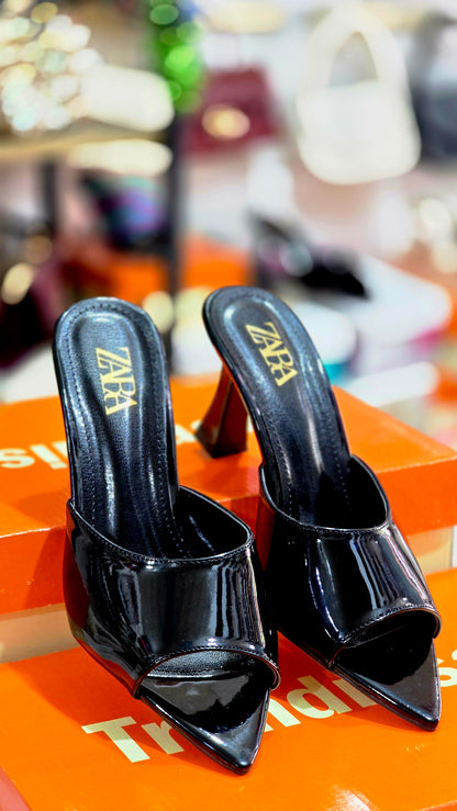 Sivri Açık Burun Topuklu Kadın Terlik