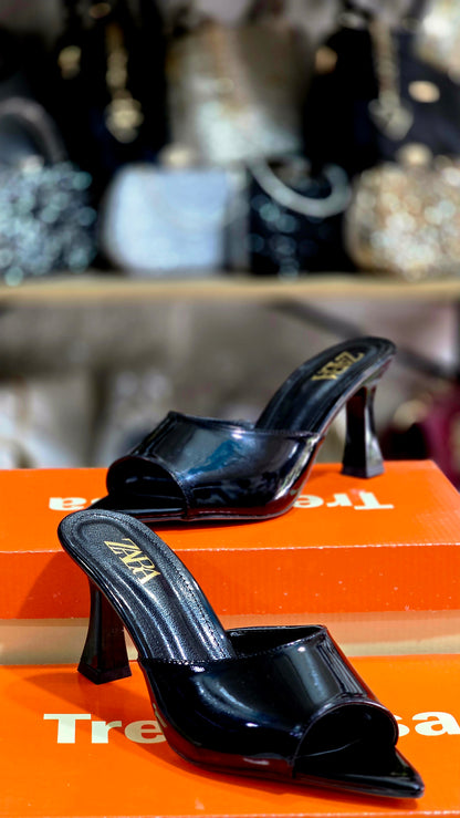 Sivri Açık Burun Topuklu Kadın Terlik