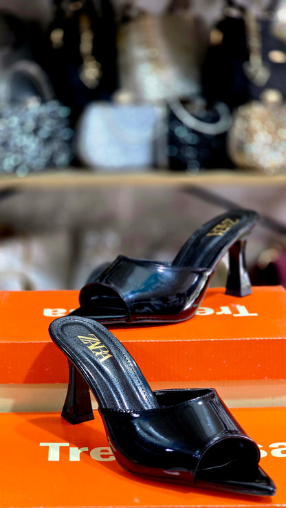 Sivri Açık Burun Topuklu Kadın Terlik