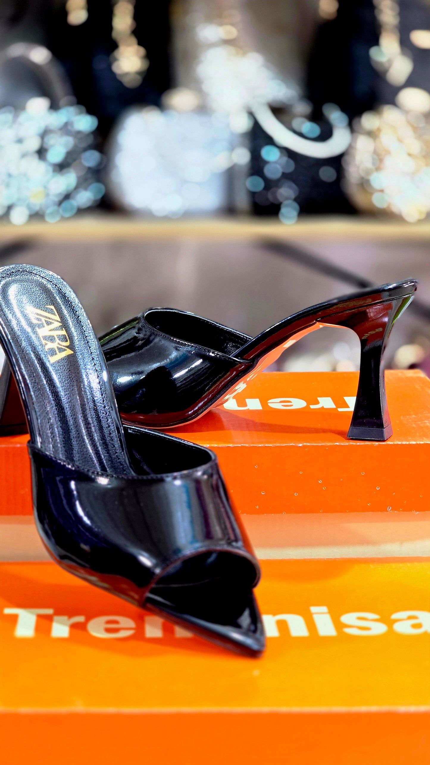 Sivri Açık Burun Topuklu Kadın Terlik