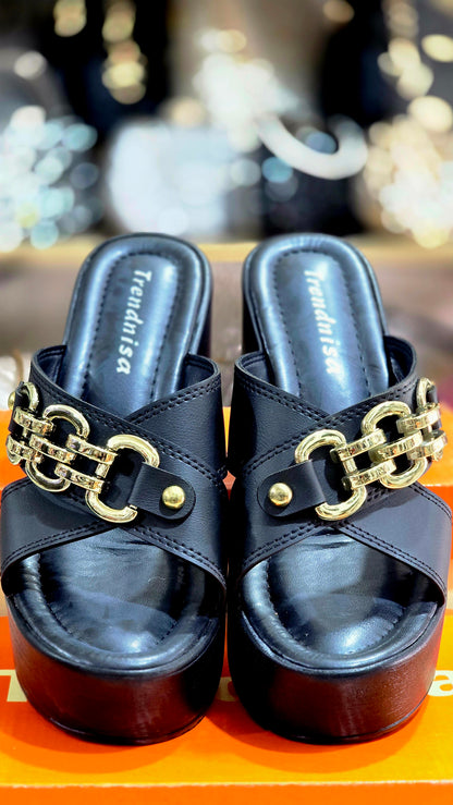 Zincir Tokalı Çapraz Bantlı Kadın Terlik