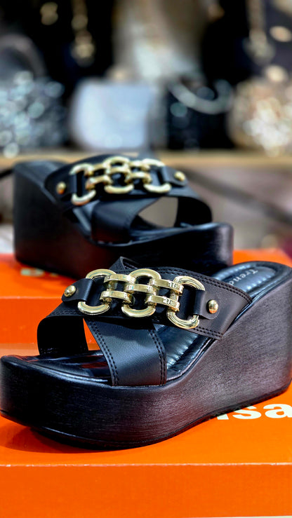 Zincir Tokalı Çapraz Bantlı Kadın Terlik