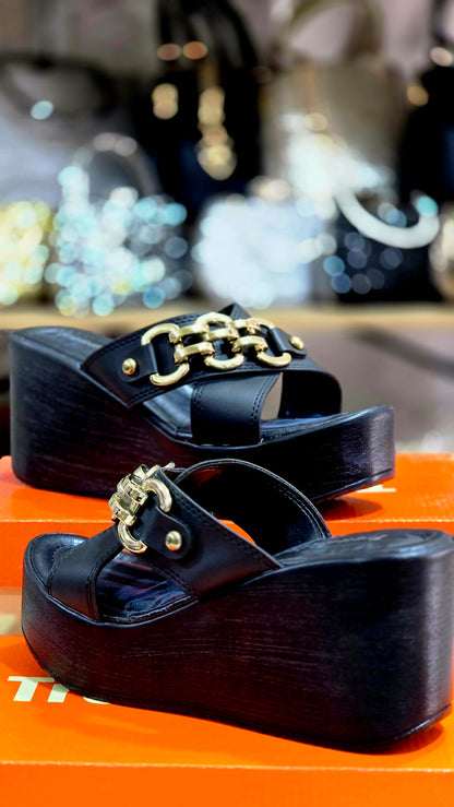 Zincir Tokalı Çapraz Bantlı Kadın Terlik