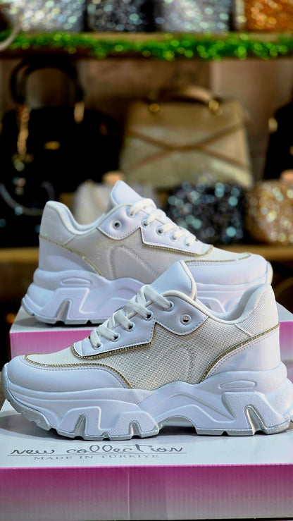 Yüksek Tabanlı Bağcıklı Kadın Spor Ayakkabı