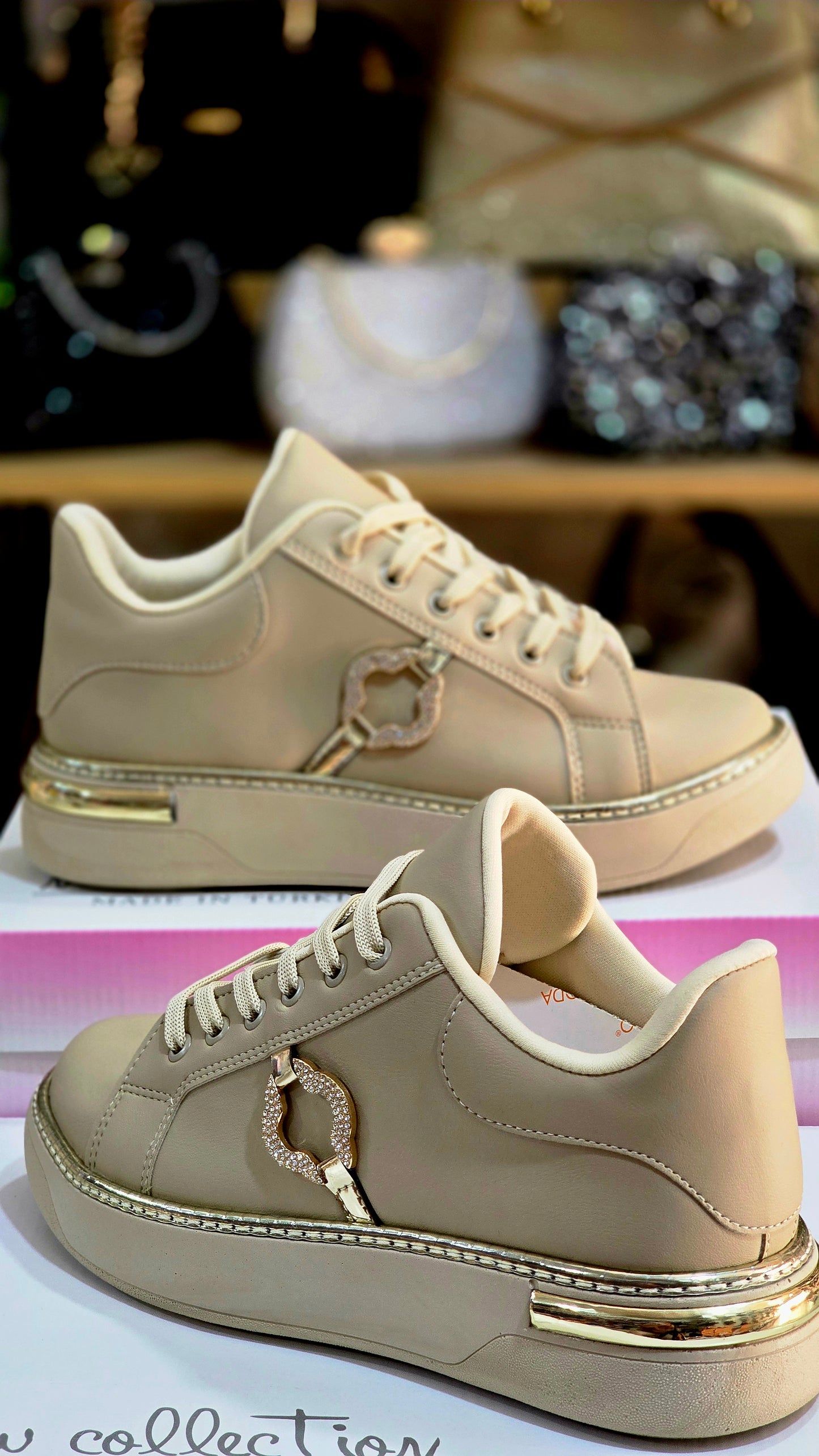 Gold Toka Detaylı Bağcıklı Kadın Spor Ayakkabı