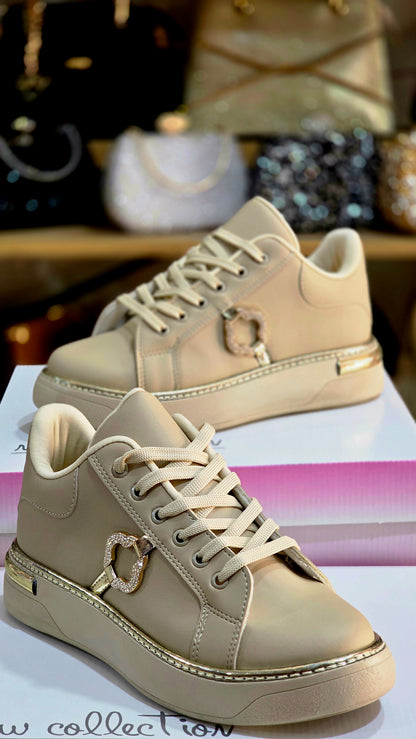 Gold Toka Detaylı Bağcıklı Kadın Spor Ayakkabı