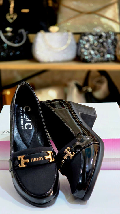 Şık Günlük Kadın Kalın Topuk Ayakkabı – Parlak Deri Detaylı