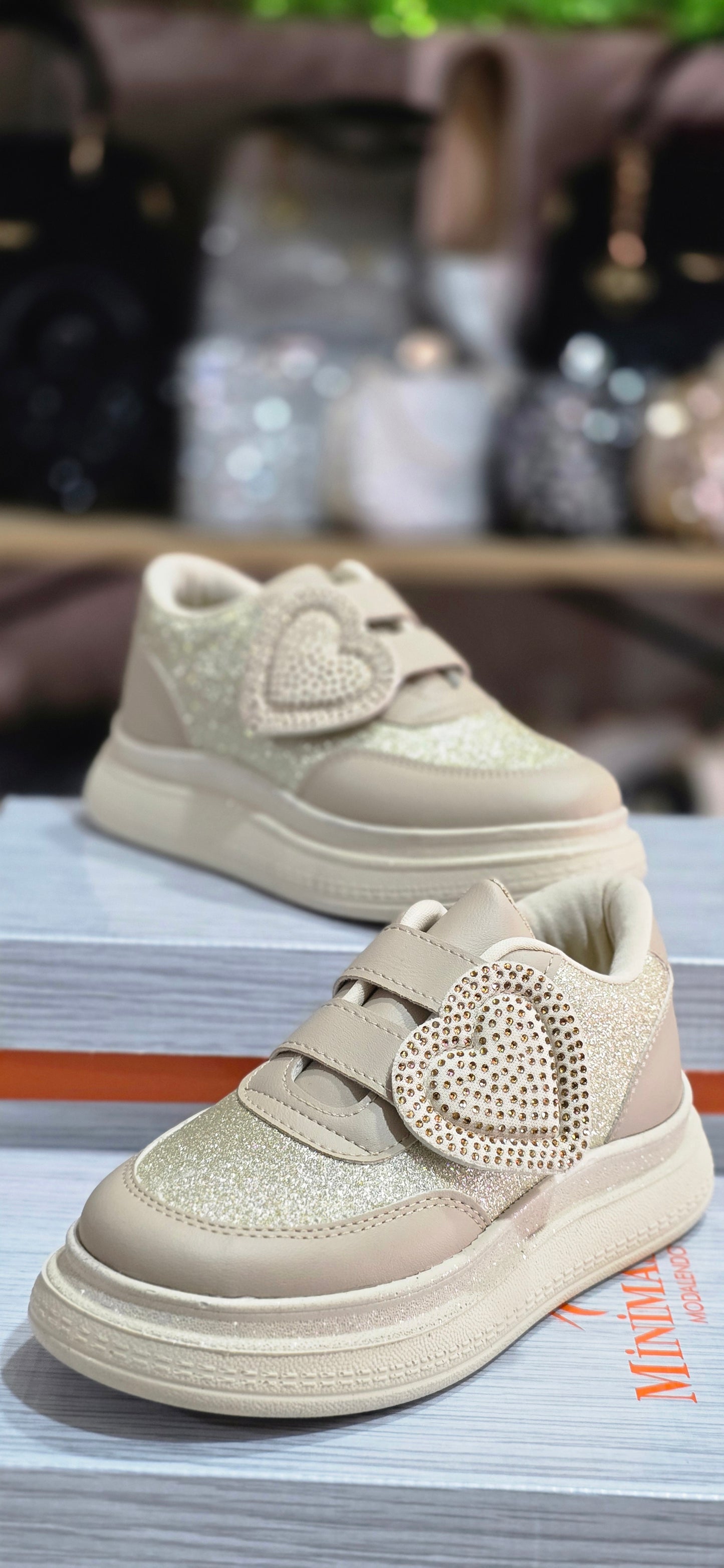 Kalpli Cırtlı Kız Çocuk Spor Ayakkabı