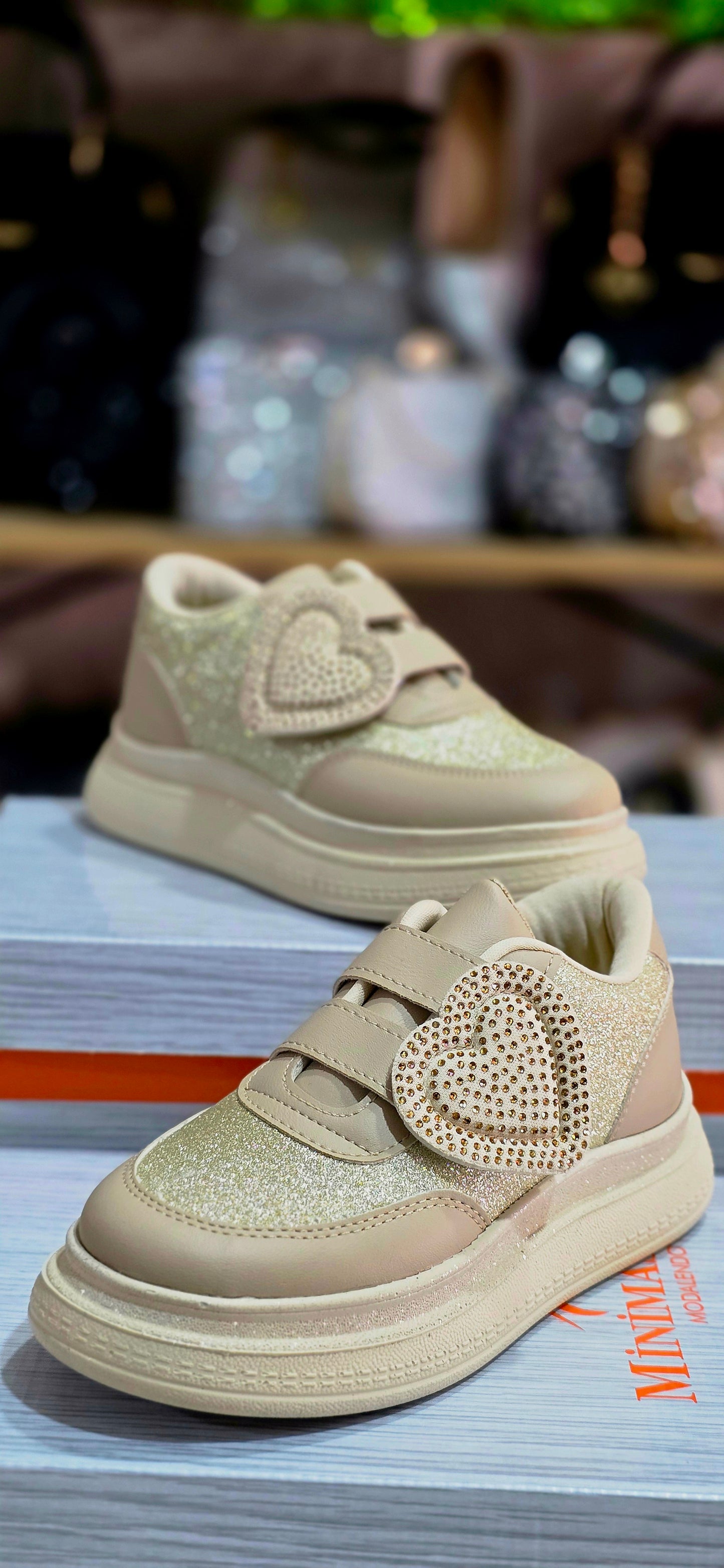 Kalpli Cırtlı Kız Çocuk Spor Ayakkabı