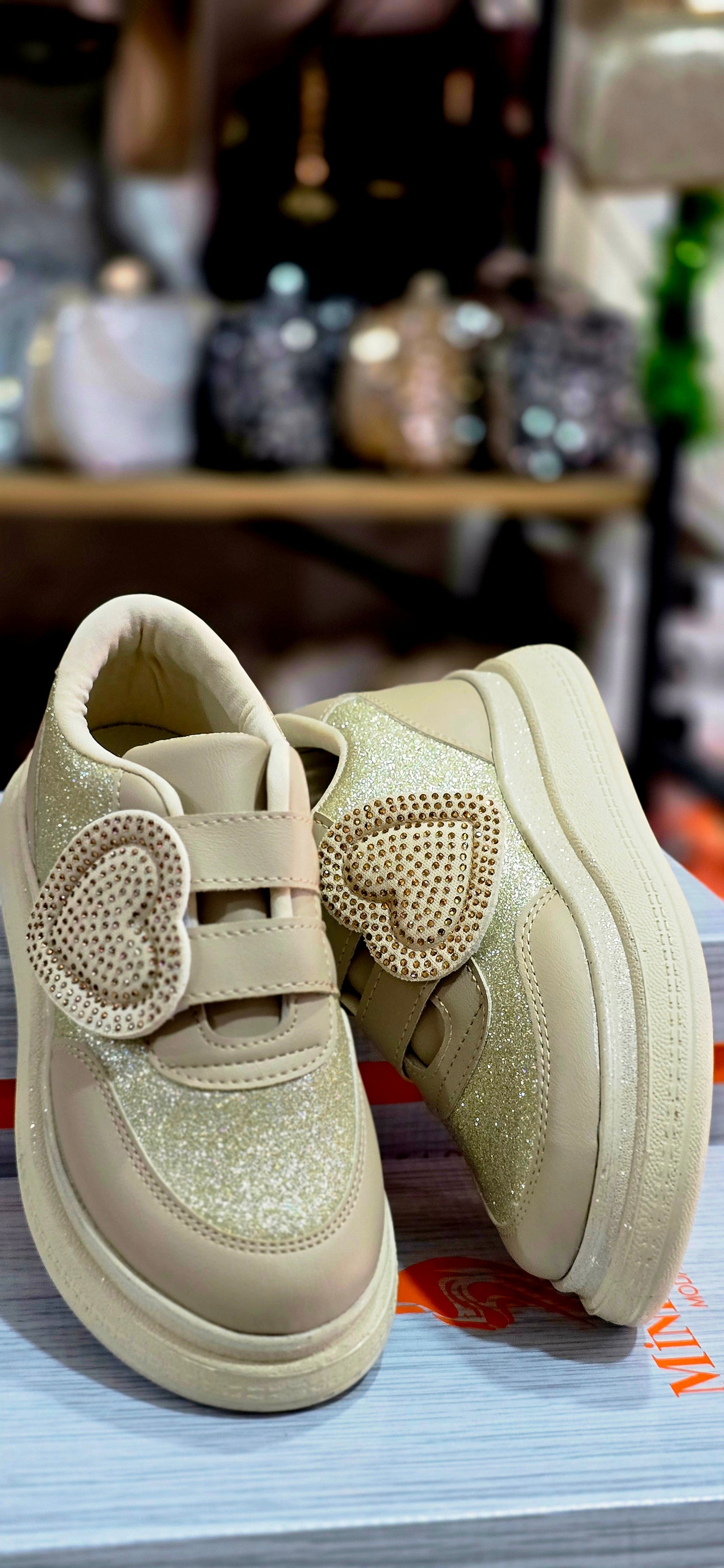 Kalpli Cırtlı Kız Çocuk Spor Ayakkabı