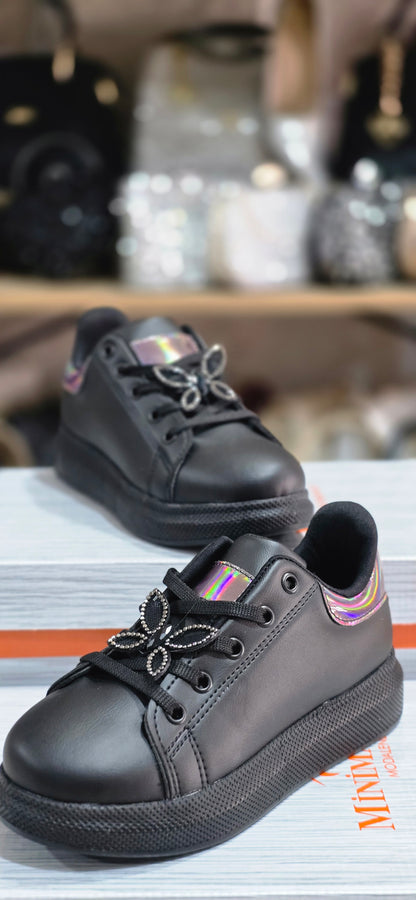 Kelebek Detay Siyah Deri Kız Çocuk Ayakkabısı