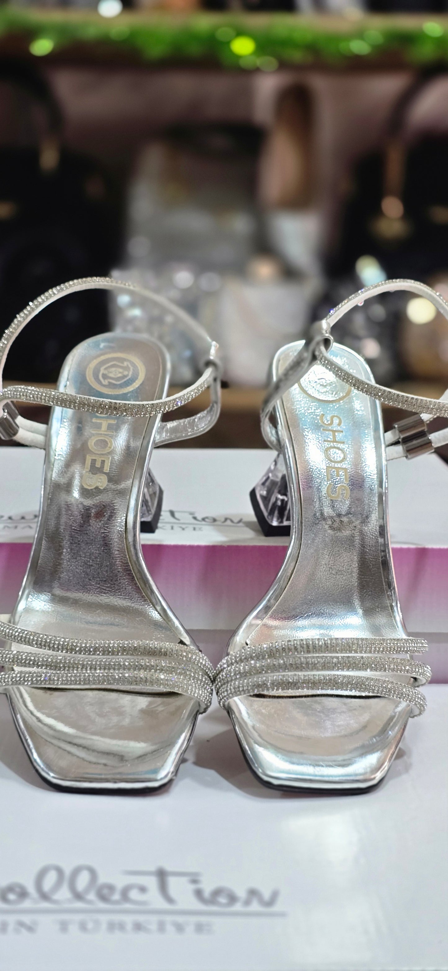 Taş Detaylı Şeffaf Topuklu Sandalet & Terlik