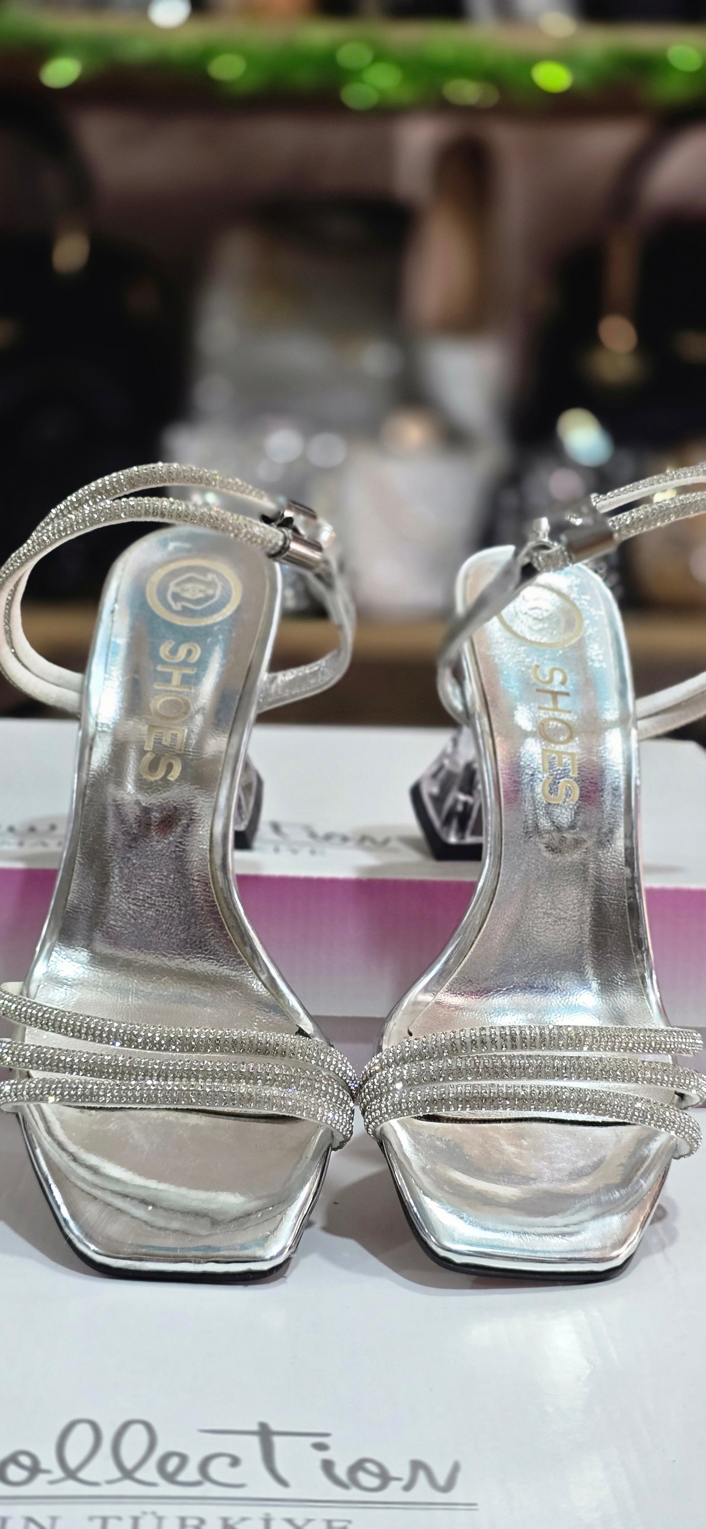 Taş Detaylı Şeffaf Topuklu Sandalet & Terlik