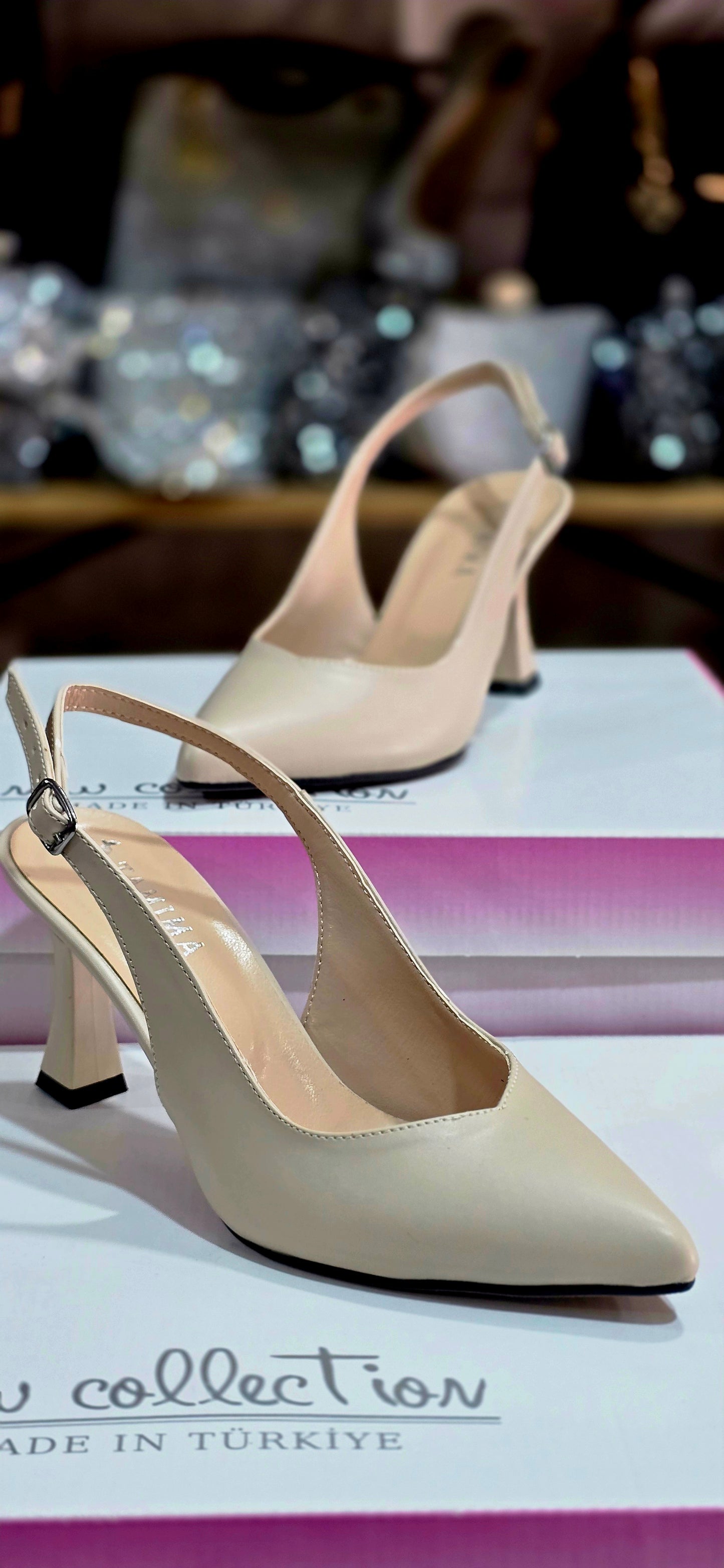 Arkası Açık Zarif Topuklu Ayakkabı