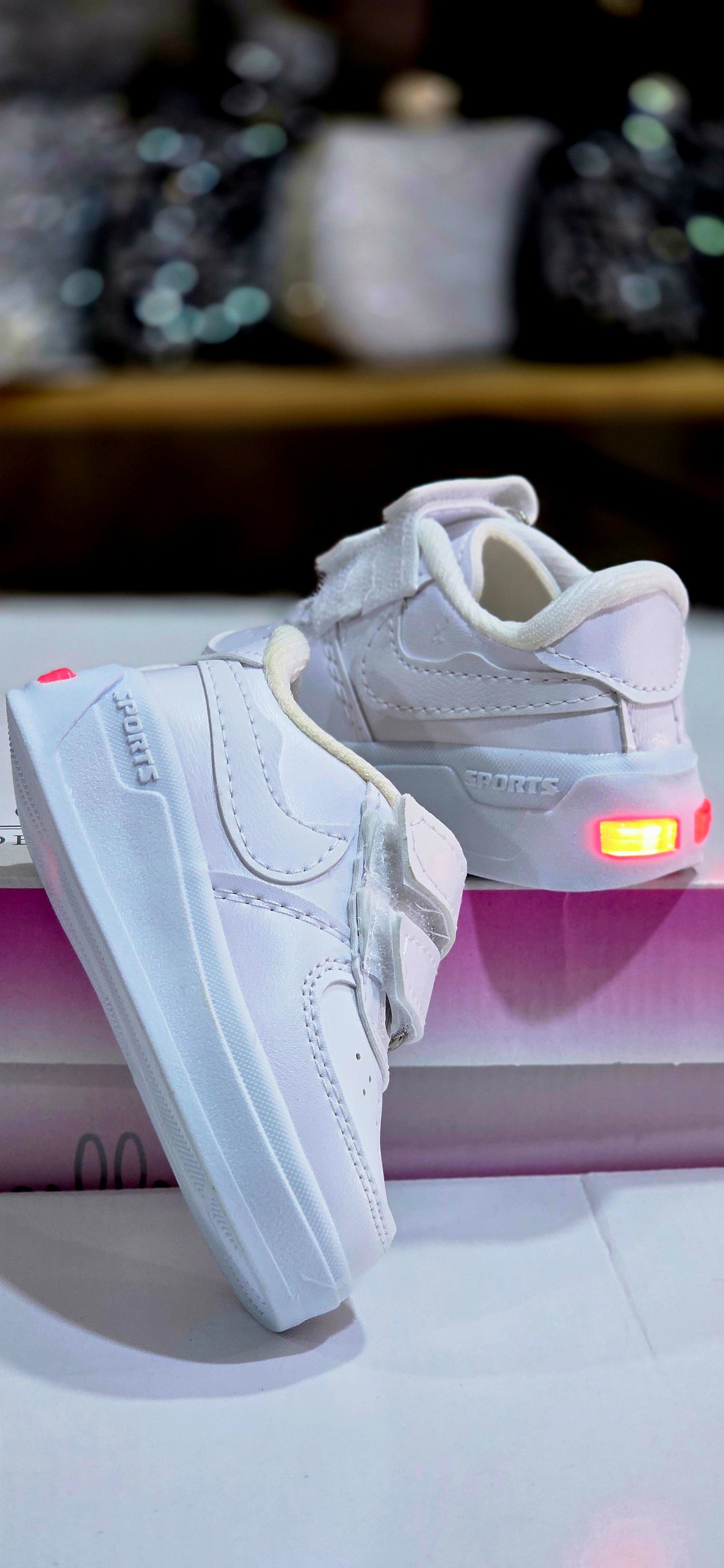 Snekaers Cırt Bantlı LED'li Çocuk Spor Ayakkabı