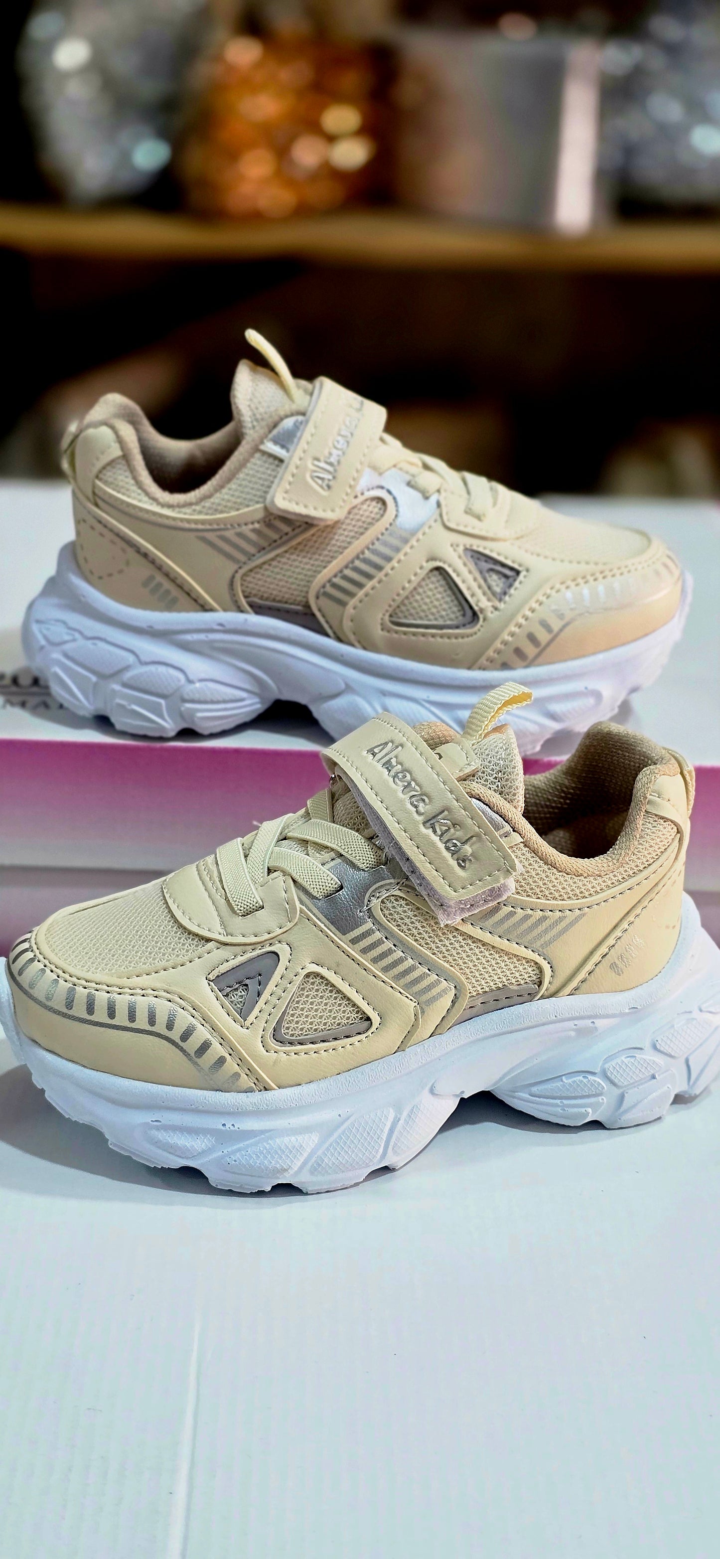 Almera Kids Rahat Kalıp Çocuk Spor Ayakkabı – Beyaz Taban